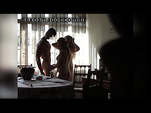 ❤️ Sex Frënn invitéieren e risege Mann an en Dräier mat him ❤️ Sexvideo op lb.xxxgr.ru ❌❤